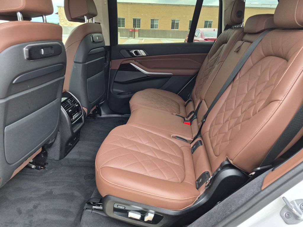 Certified 2025 BMW X7 xDrive40i w/ Premium Package AWD/4WD image 10