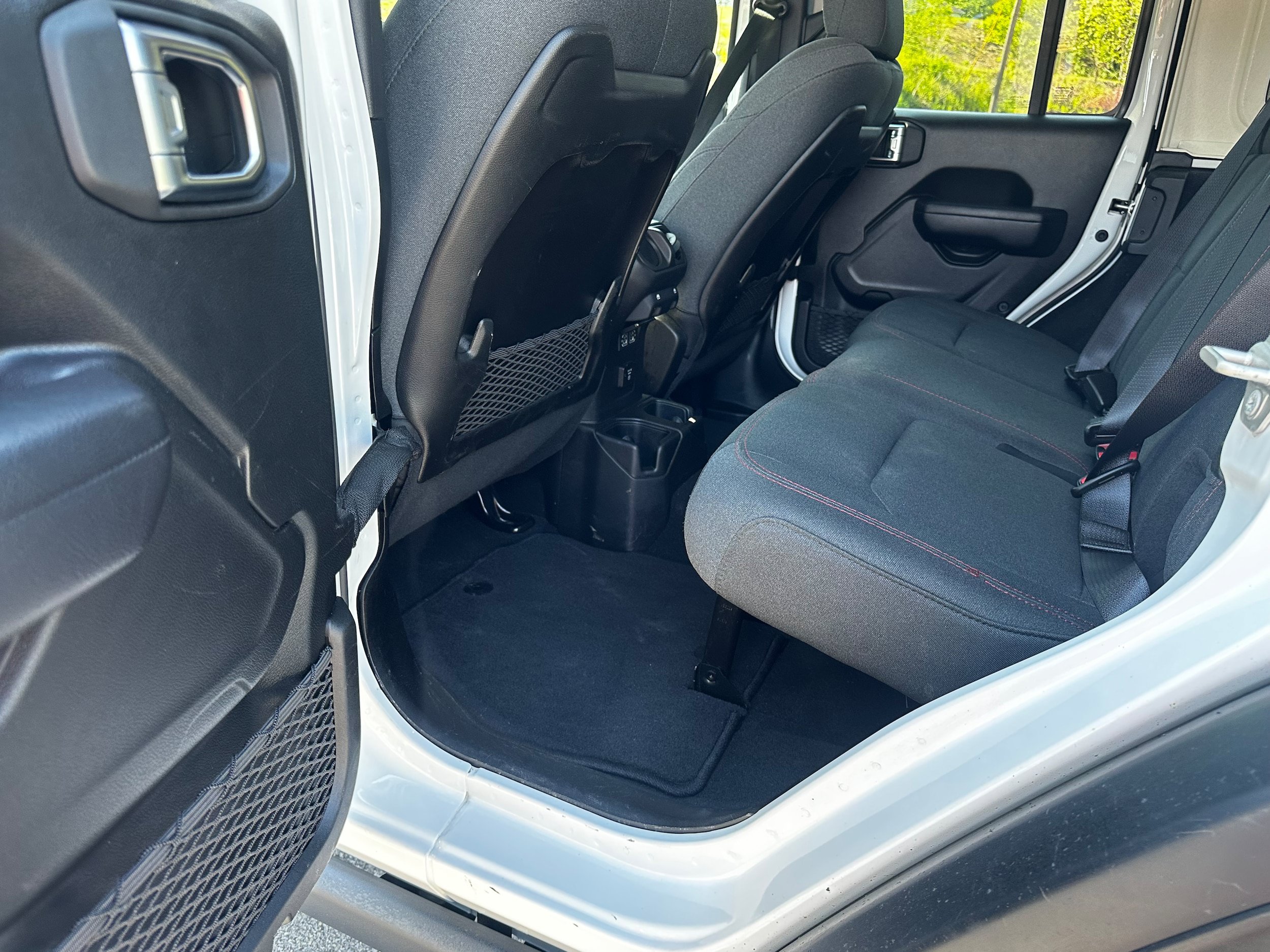 Used 2024 Jeep Wrangler Unlimited Rubicon AWD/4WD image 22