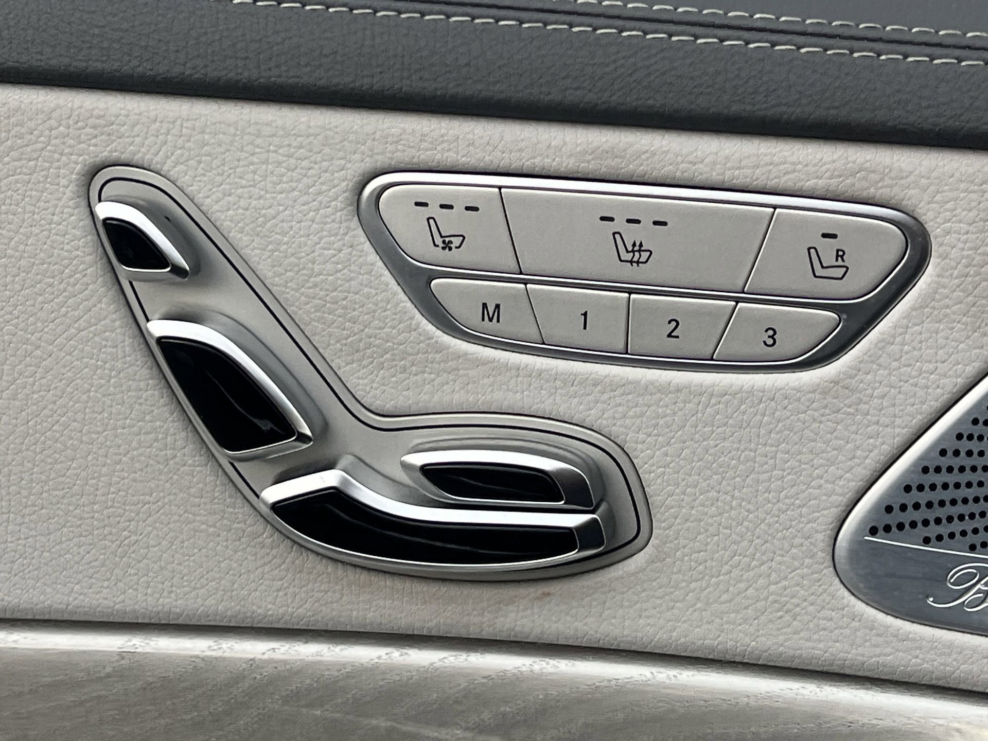 Used 2015 Mercedes-Benz S 550 Sedan image 19