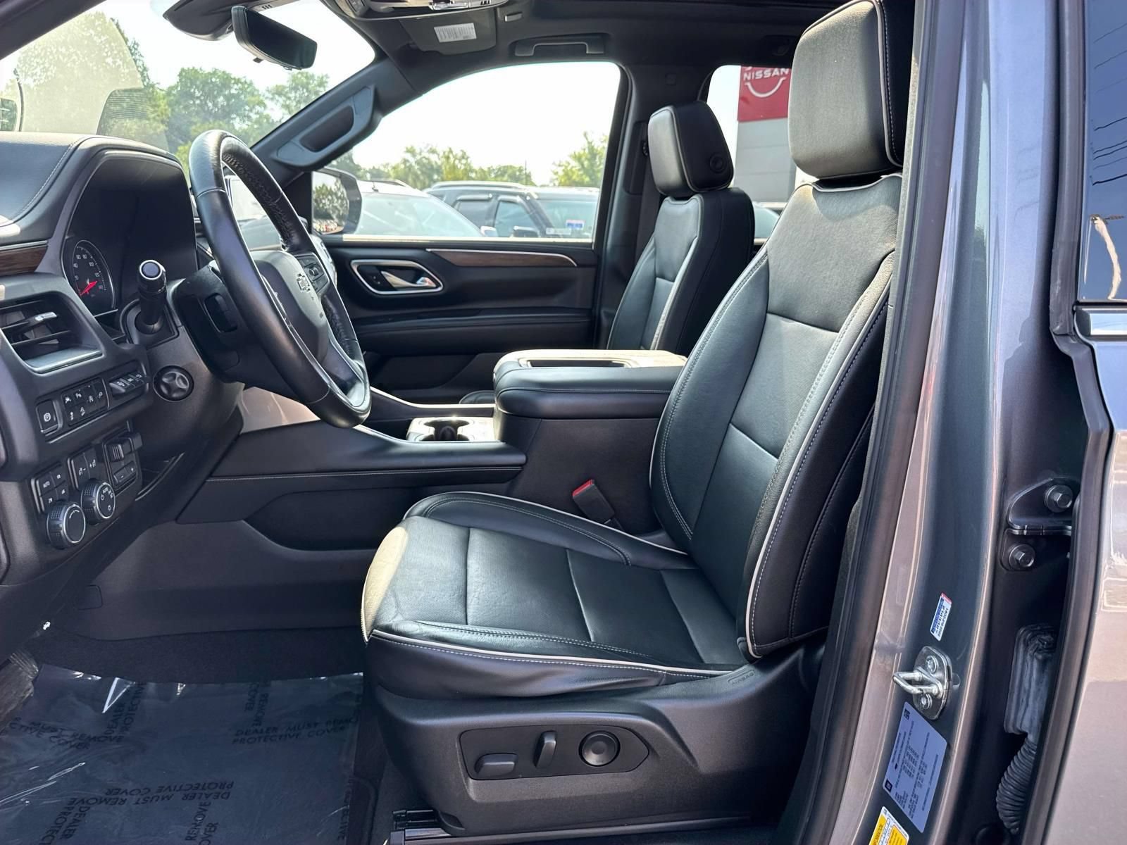 Used 2021 Chevrolet Tahoe Premier w/ Premium Package AWD/4WD image 29