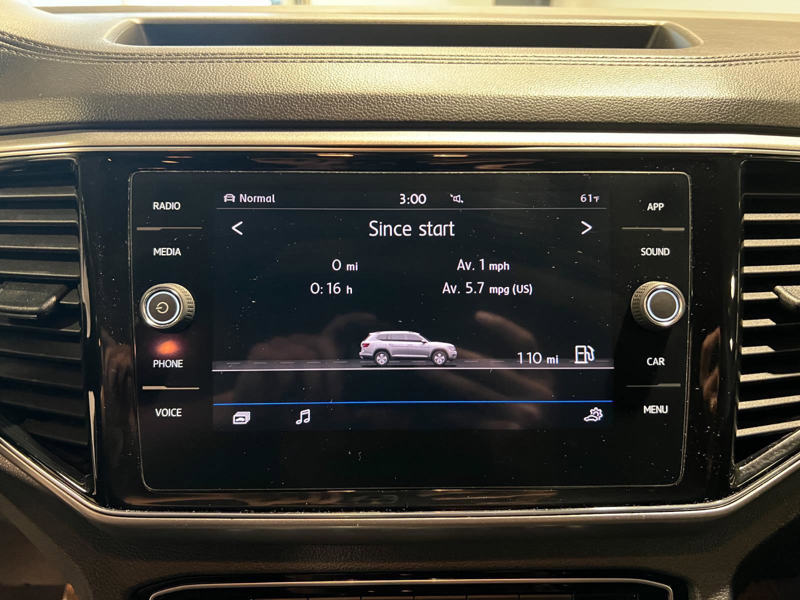 Used 2018 Volkswagen Atlas SEL w/ R-Line Package image 17