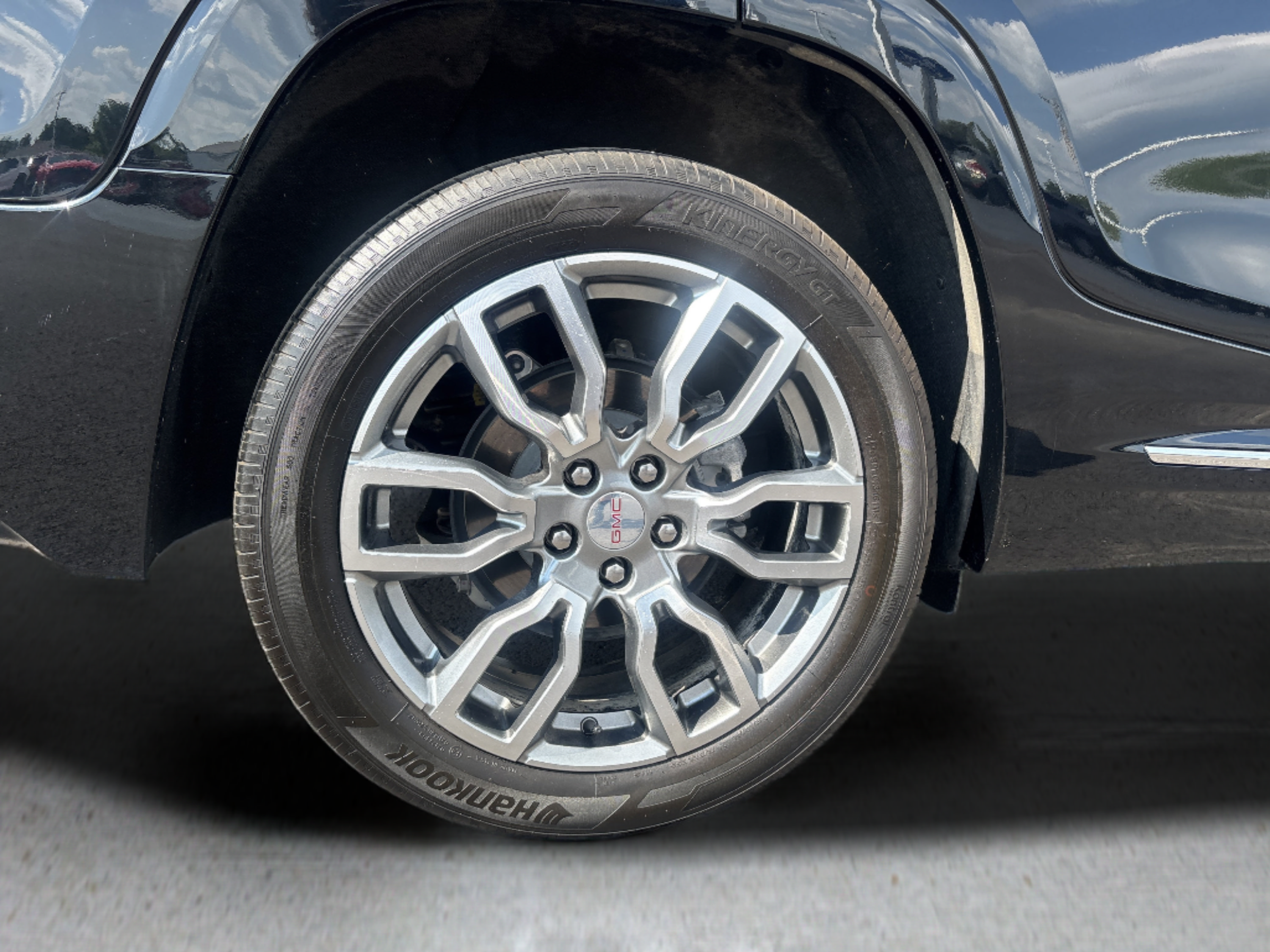 Used 2024 GMC Terrain Denali w/ LPO, Floor Liner Package AWD/4WD image 32