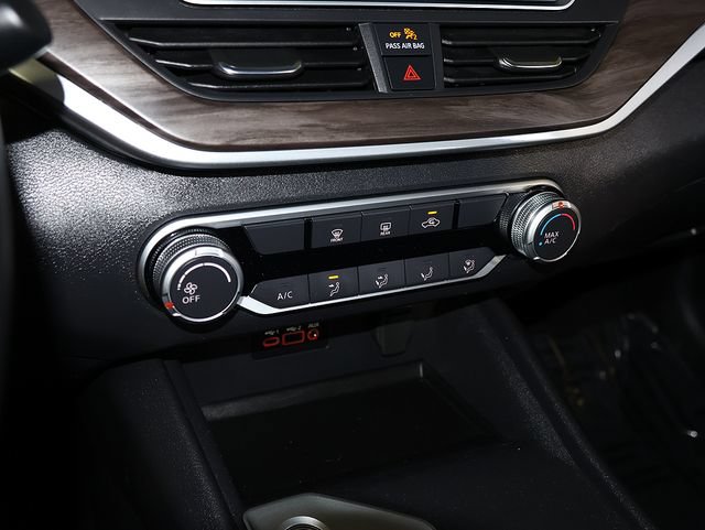 Used 2025 Nissan Altima 2.5 SV AWD/4WD image 19