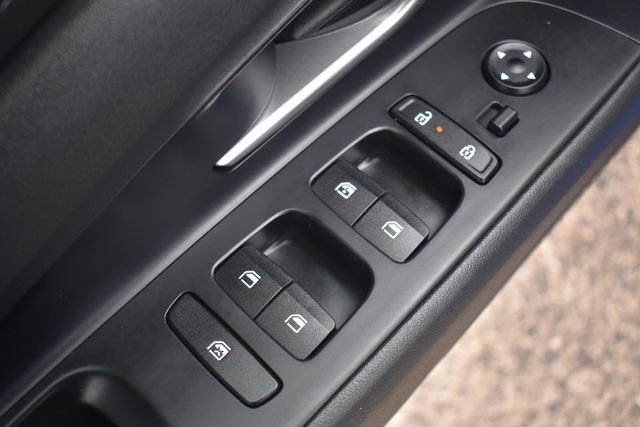 Used 2025 Hyundai Elantra SEL image 17