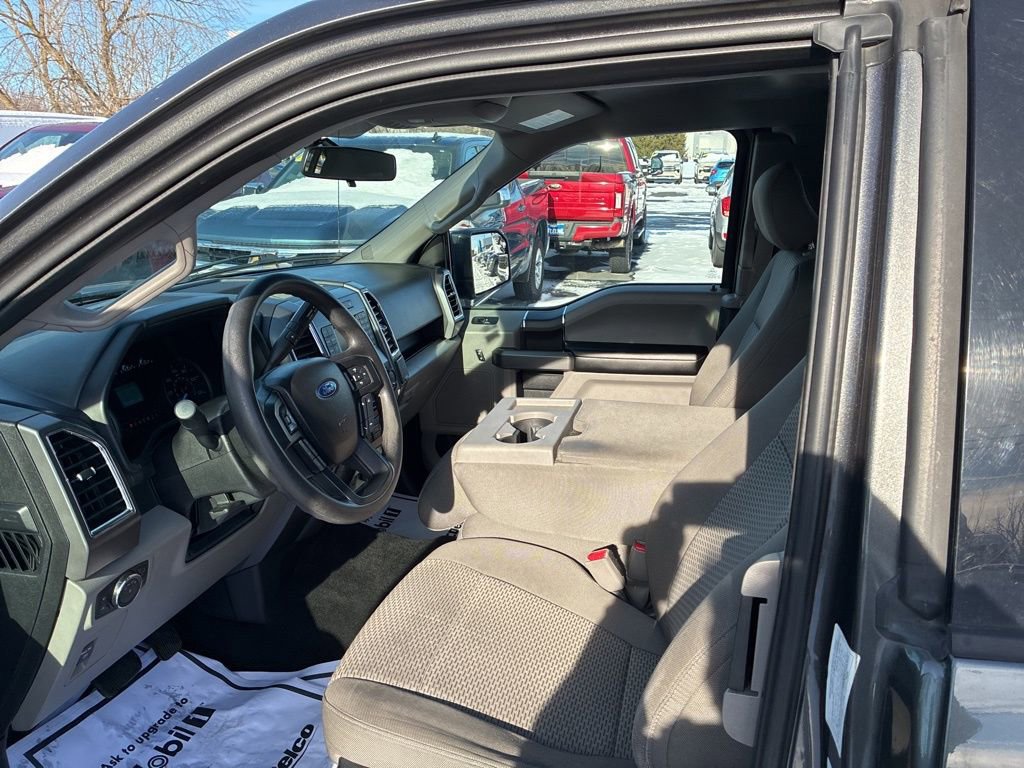 Used 2015 Ford F150 XLT image 3