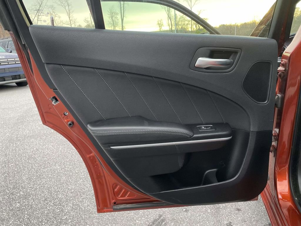 Used 2021 Dodge Charger SXT image 2