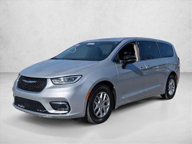 Used 2024 Chrysler Pacifica Touring-L image 1