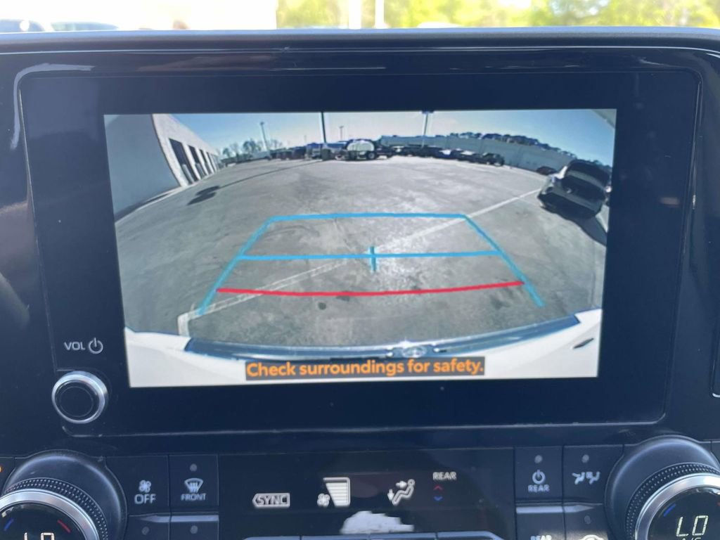 Used 2023 Toyota Highlander XLE AWD/4WD image 39