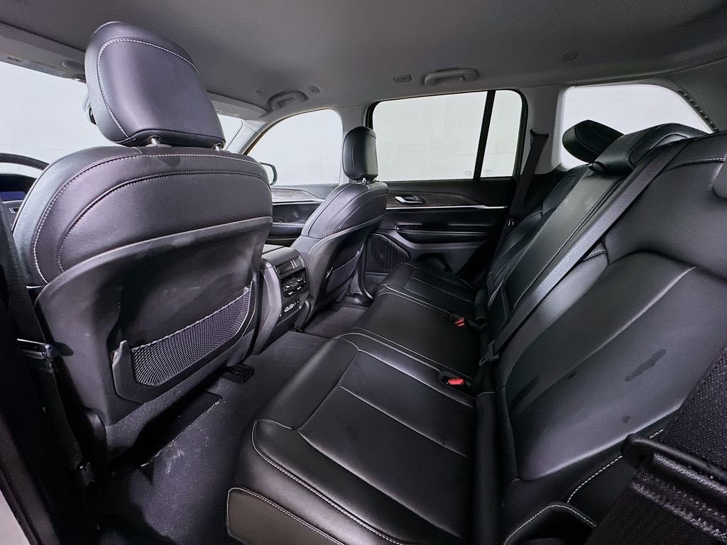 Used 2023 Jeep Grand Cherokee Limited AWD/4WD image 13
