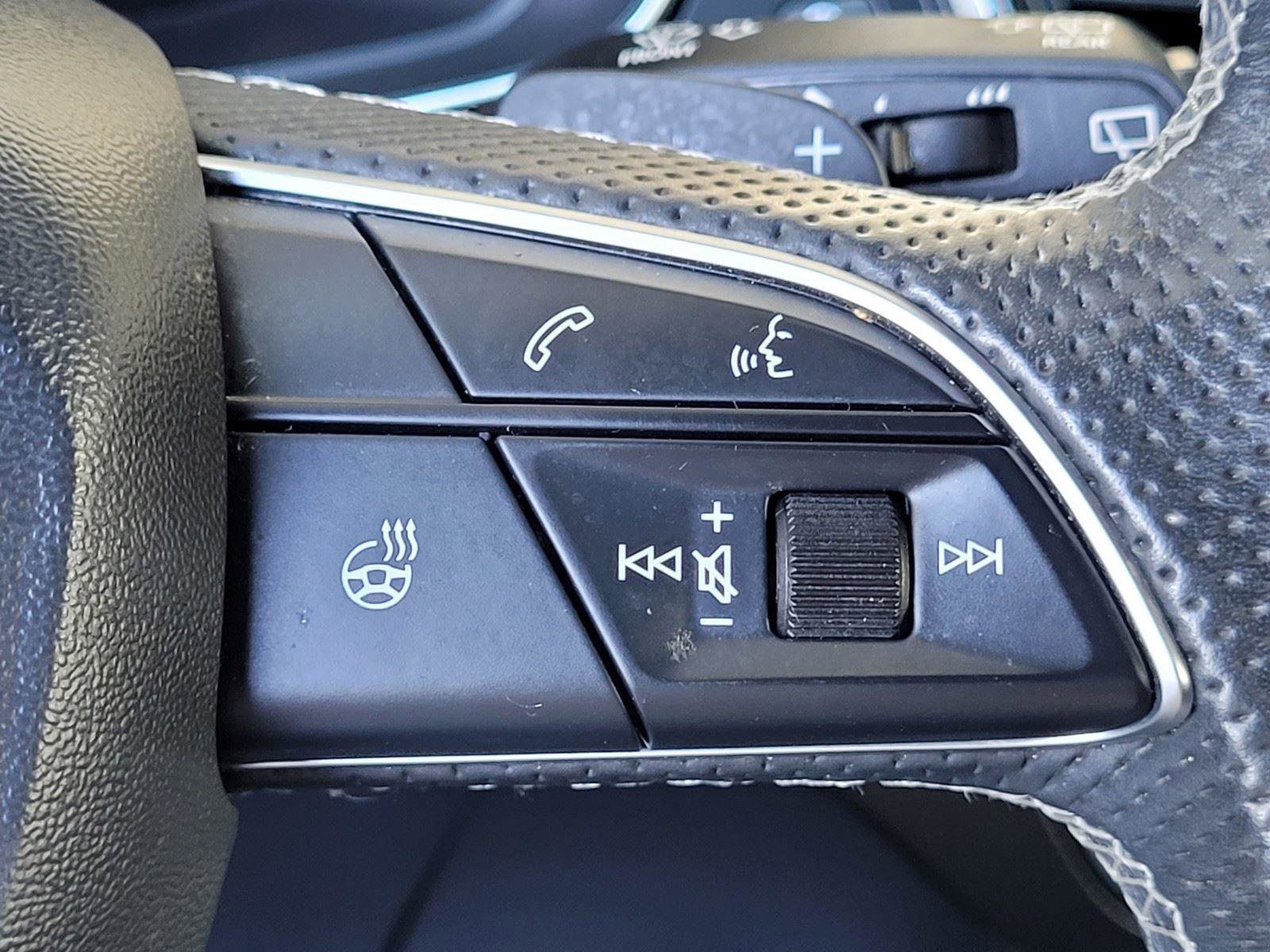 Used 2021 Audi Q5 e Prestige w/ Prestige Package image 32