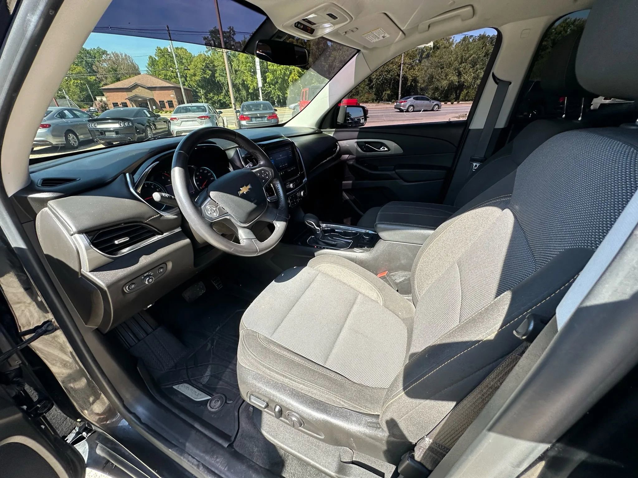 Used 2021 Chevrolet Traverse LT w/ LPO, Floor Liner Package image 19