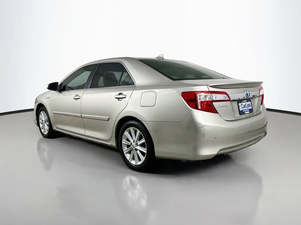 Used 2014 Toyota Camry XLE w/ Leather Package FWD image 5