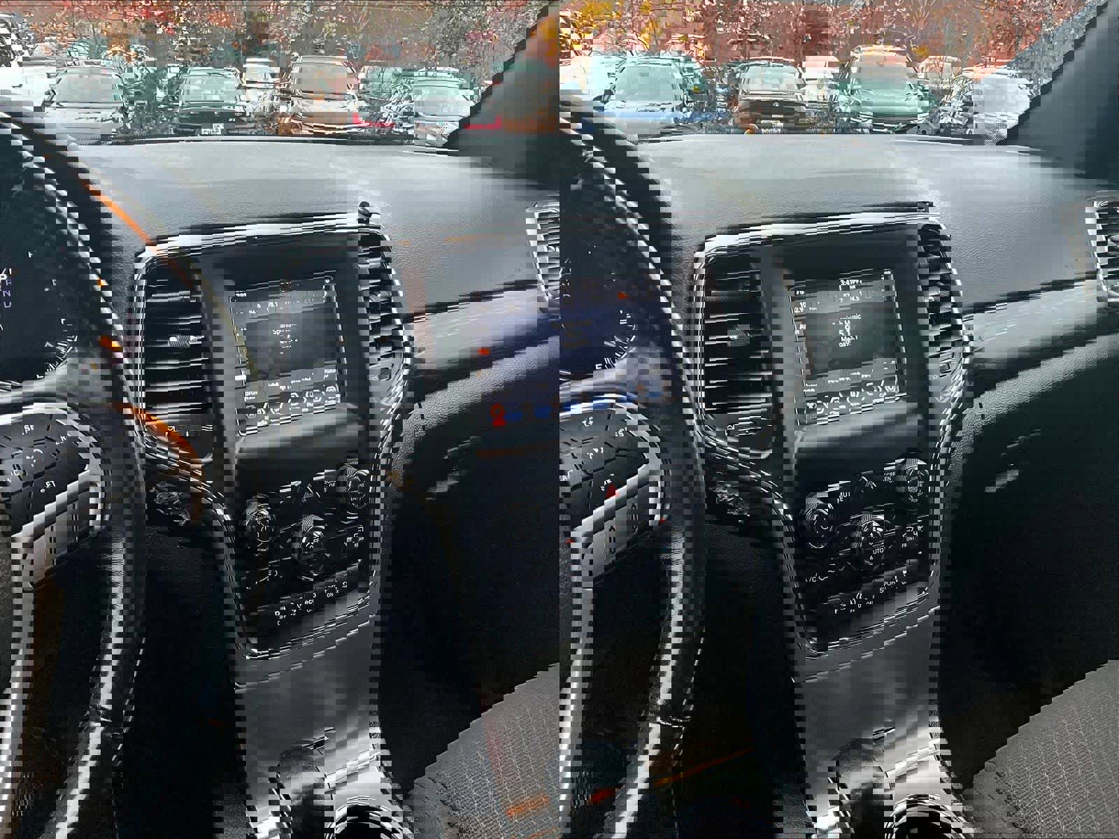 Used 2020 Jeep Grand Cherokee Laredo image 17