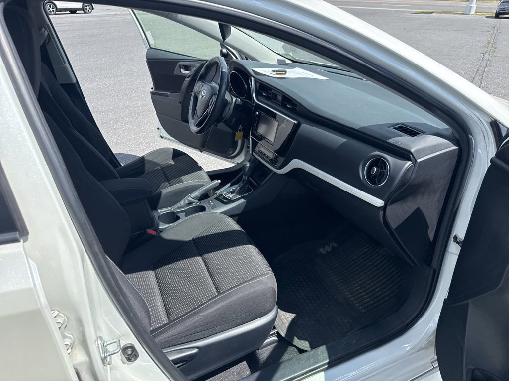 Used 2017 Toyota Corolla iM FWD image 11