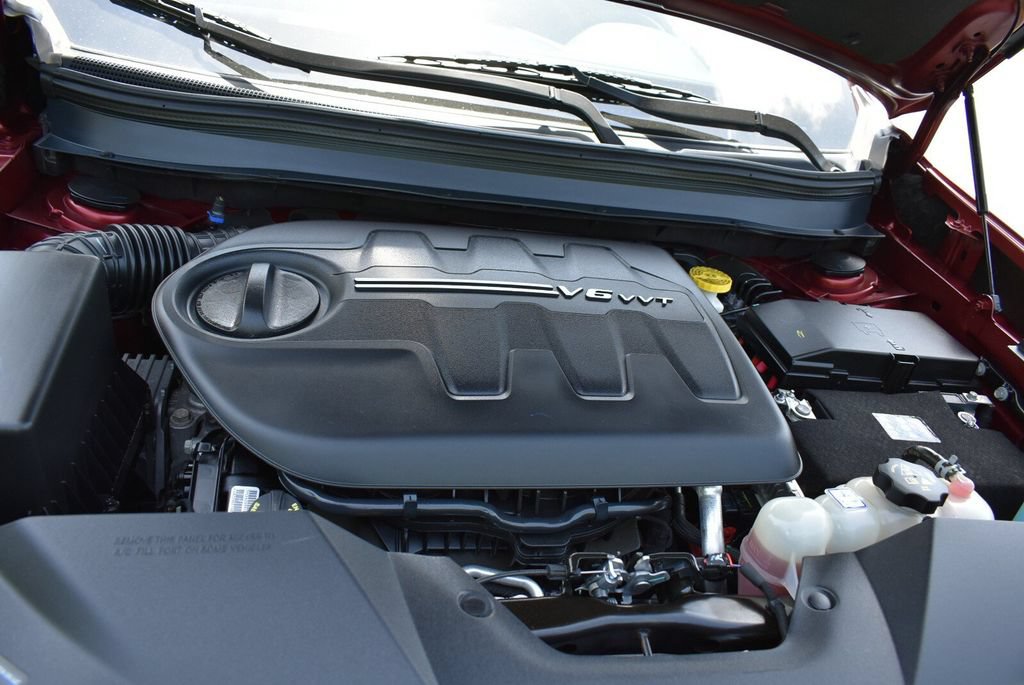 Used 2019 Jeep Cherokee Limited AWD/4WD image 32