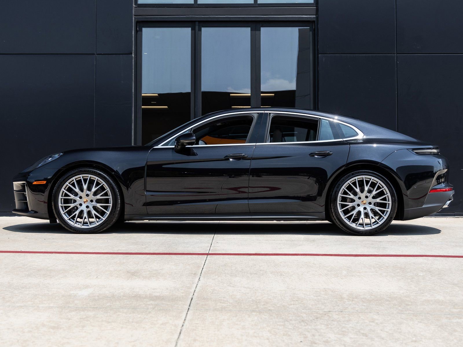 Certified 2025 Porsche Panamera image 2