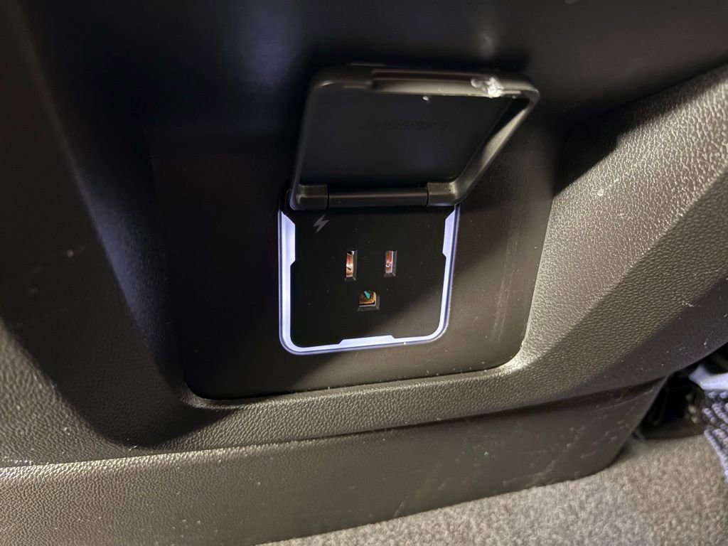 Used 2023 GMC Yukon Denali Ultimate image 40