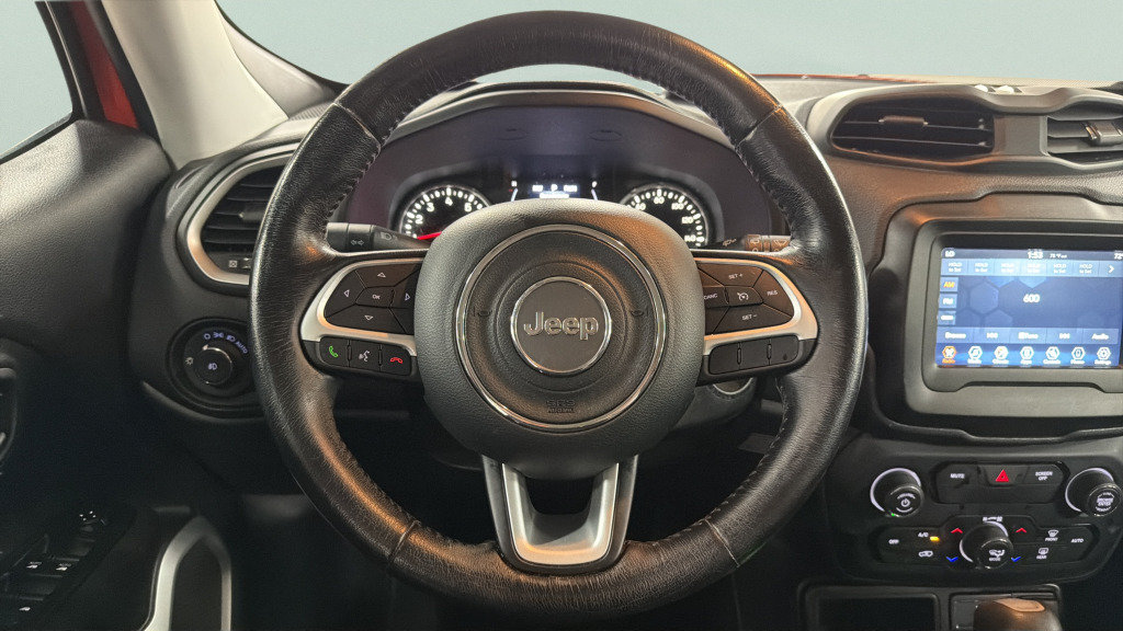 Used 2020 Jeep Renegade Latitude w/ Cold Weather Group FWD image 34