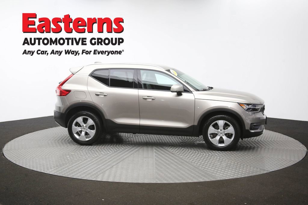 Used 2022 Volvo XC40 T4 Momentum FWD image 47