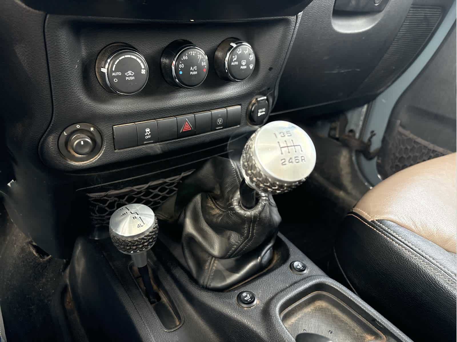 Used 2014 Jeep Wrangler Unlimited Rubicon w/ Connectivity Group image 34