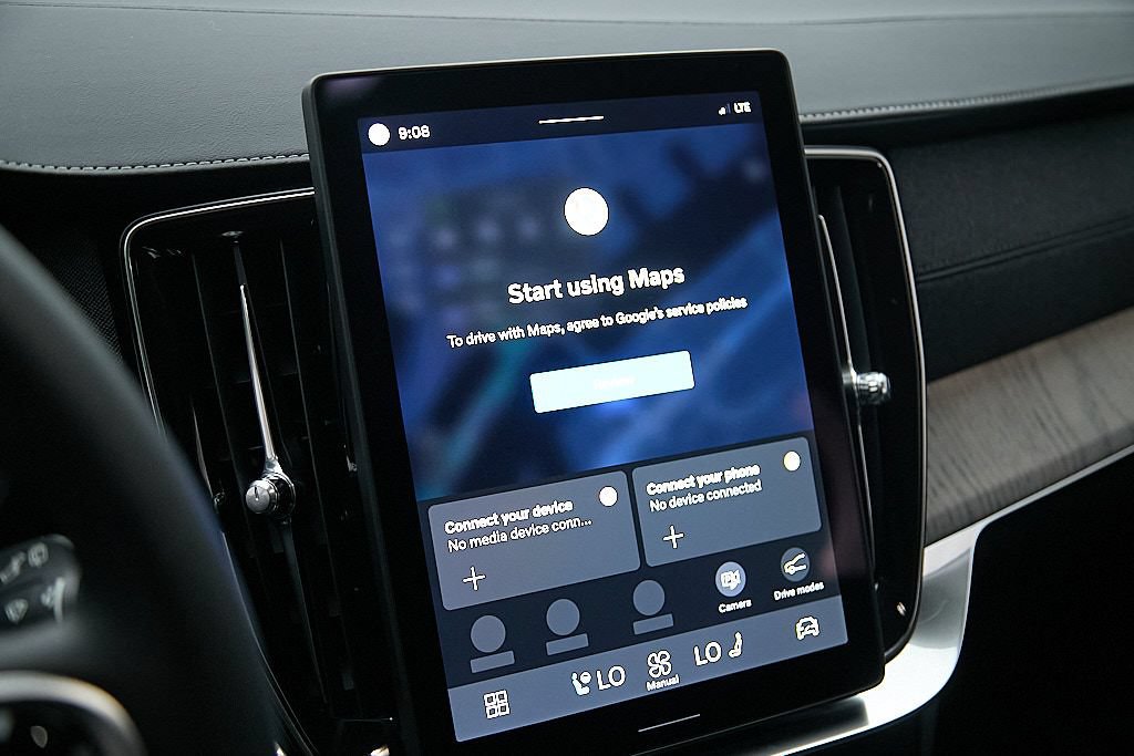 Certified 2025 Volvo XC90 T8 Ultra AWD/4WD image 16