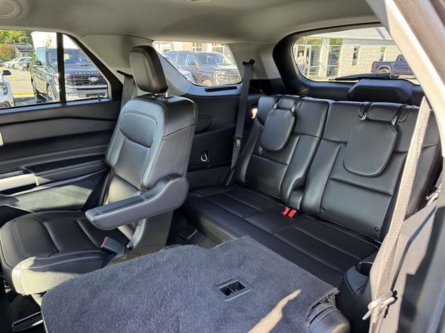 Certified 2023 Ford Explorer XLT w/ Equipment Group 202A AWD/4WD image 18