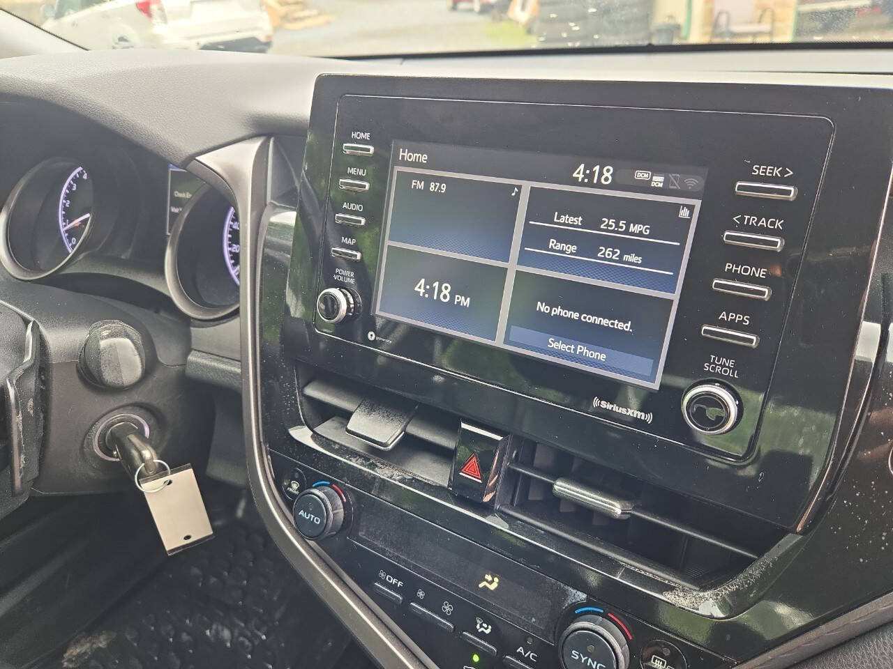 Used 2022 Toyota Camry SE FWD image 20