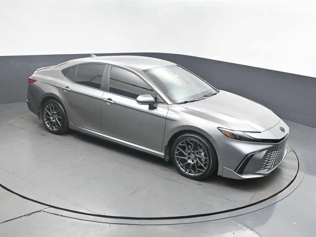 Used 2025 Toyota Camry XSE image 1
