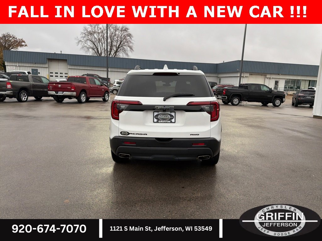 Used 2023 GMC Acadia SLE w/ Driver Convenience Package image 9