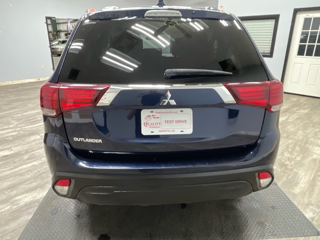 Used 2020 Mitsubishi Outlander ES FWD image 9