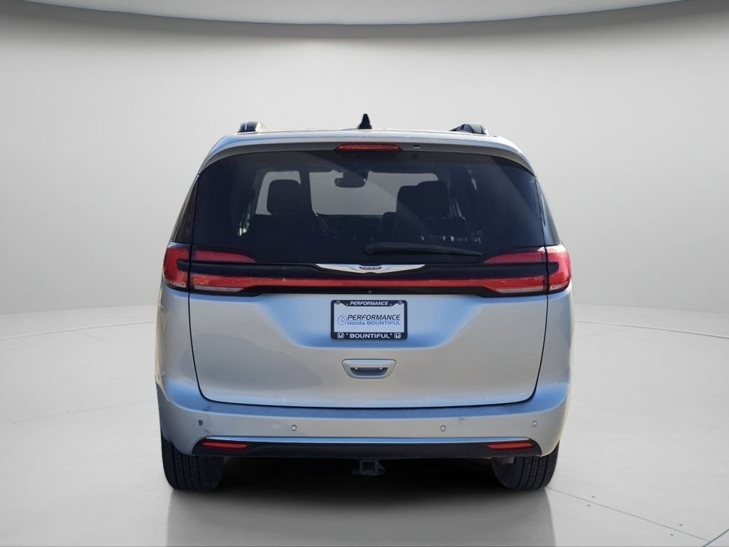 Used 2023 Chrysler Pacifica Limited AWD/4WD image 23