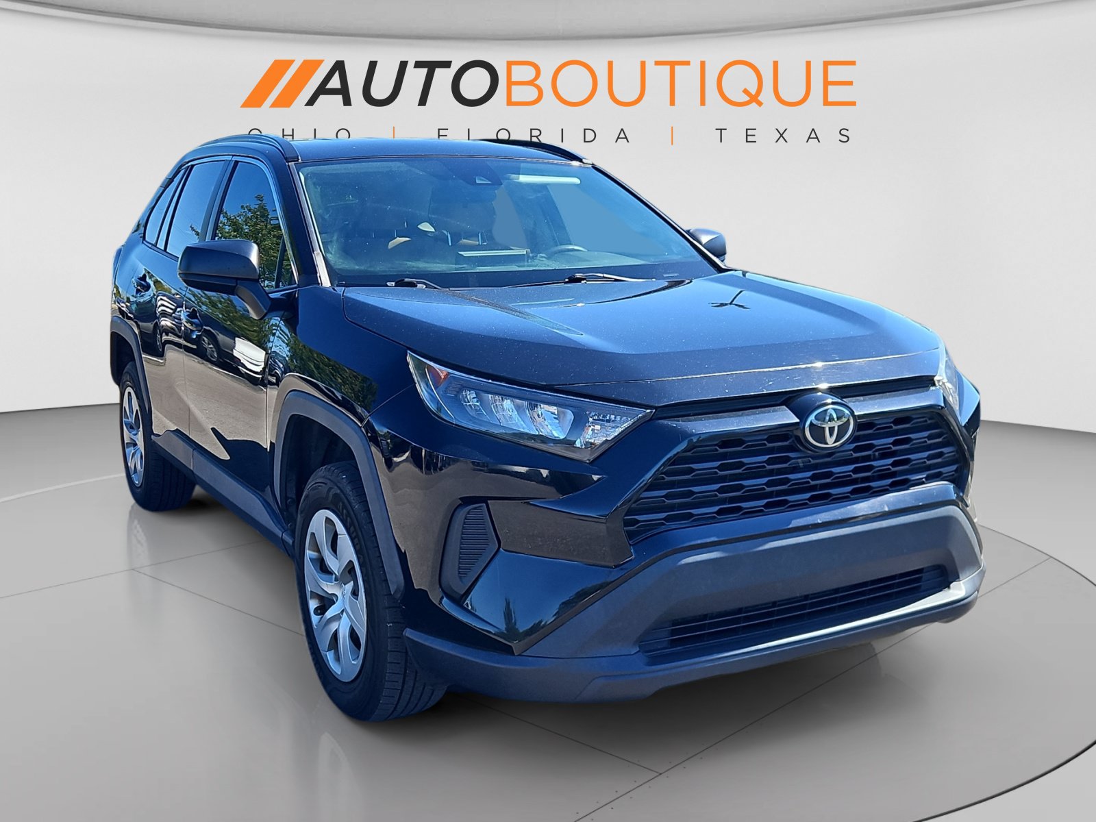 Used 2020 Toyota RAV4 LE FWD image 7