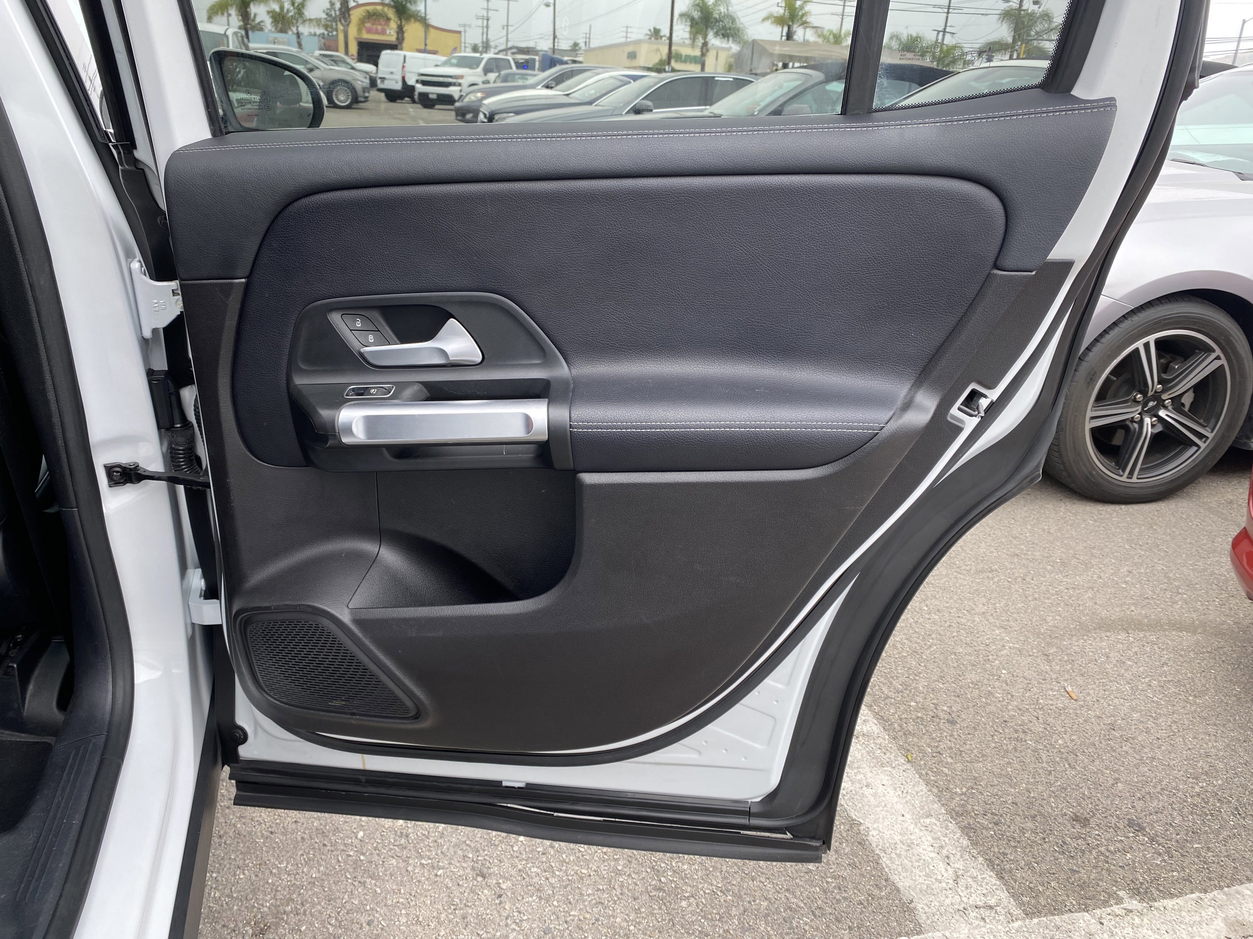 Used 2020 Mercedes-Benz GLB 250 image 17