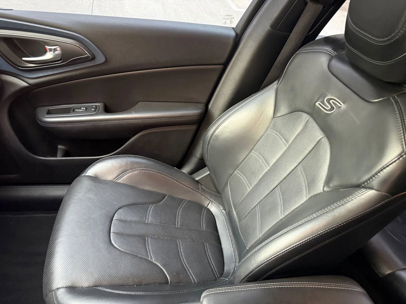 Used 2015 Chrysler 200 S w/ Navigation & Sound Group I image 14