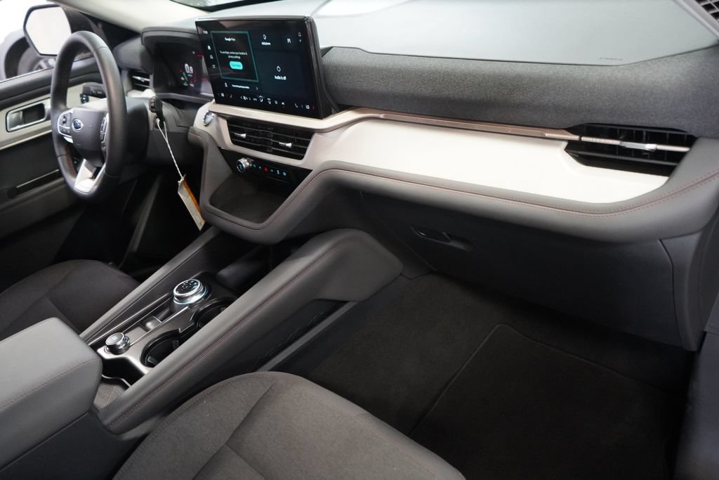 New 2026 Ford Explorer Active RWD image 21