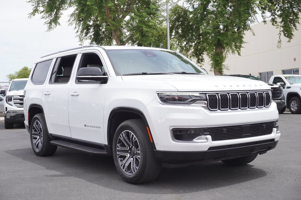 Used 2025 Jeep Wagoneer 2WD image 4