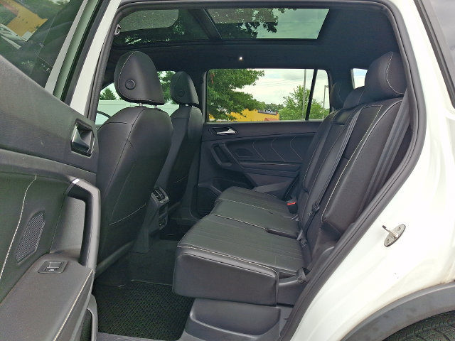 Certified 2023 Volkswagen Tiguan SE R-Line AWD/4WD image 10