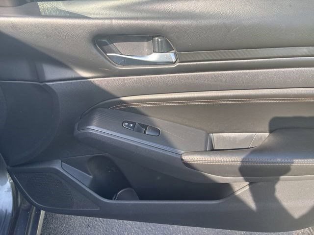 Used 2022 Nissan Altima 2.5 SR AWD/4WD image 38