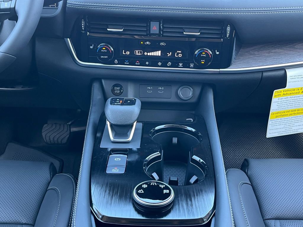 New 2026 Nissan Rogue Platinum w/ Platinum Premium Package image 3