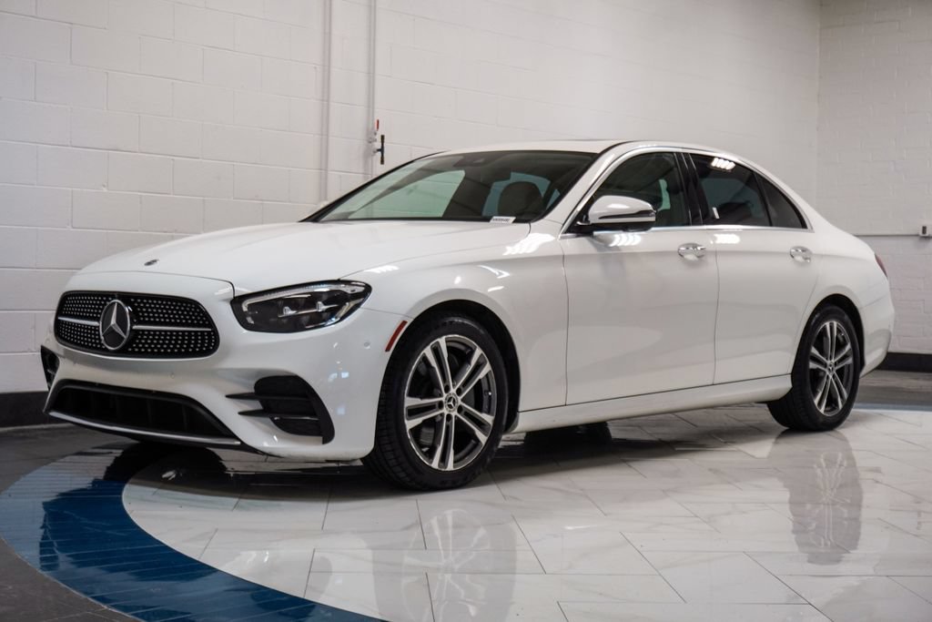 Used 2022 Mercedes-Benz E 350 4MATIC Sedan image 4