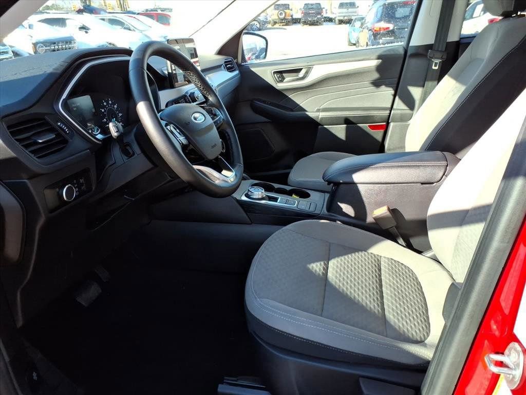 Used 2022 Ford Escape SE w/ Cold Weather Package image 10