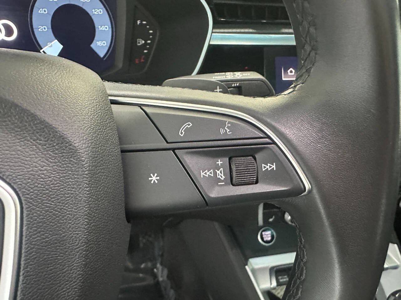 Used 2023 Audi Q3 2.0T Premium image 29