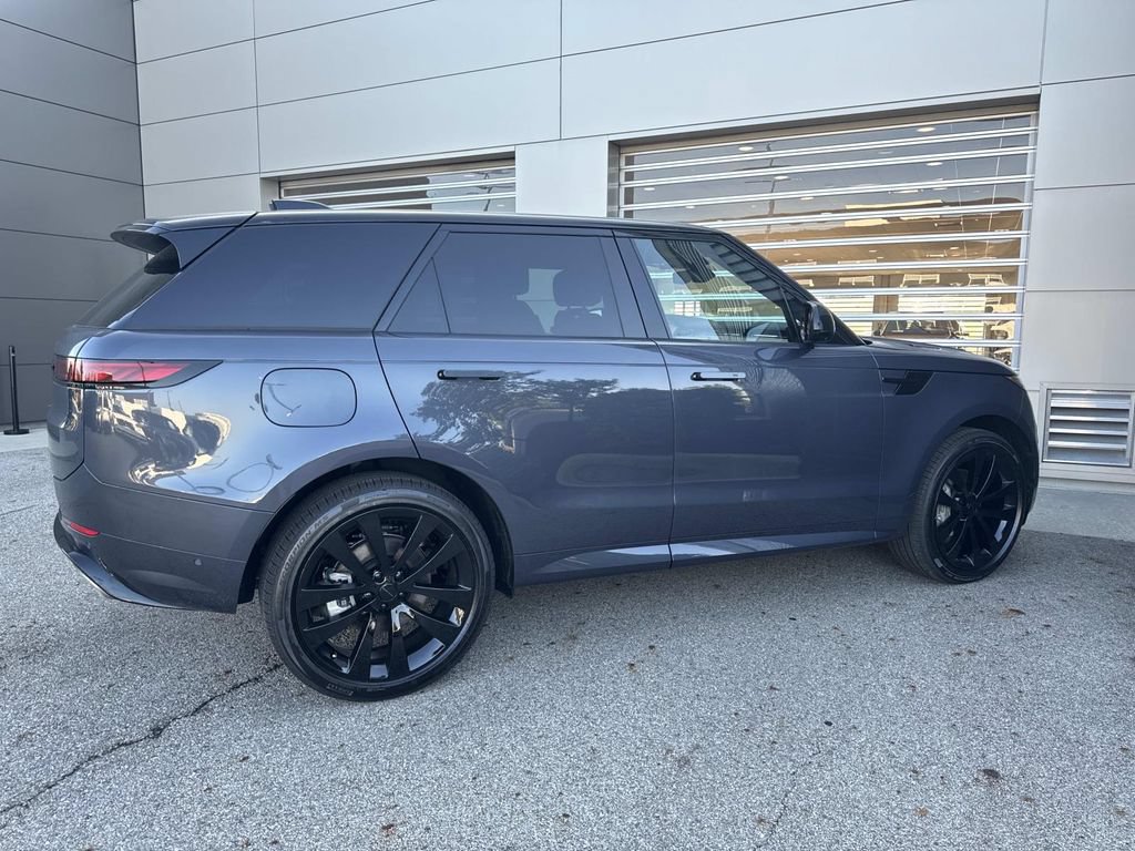 New 2026 Land Rover Range Rover Sport Dynamic SE AWD/4WD image 8