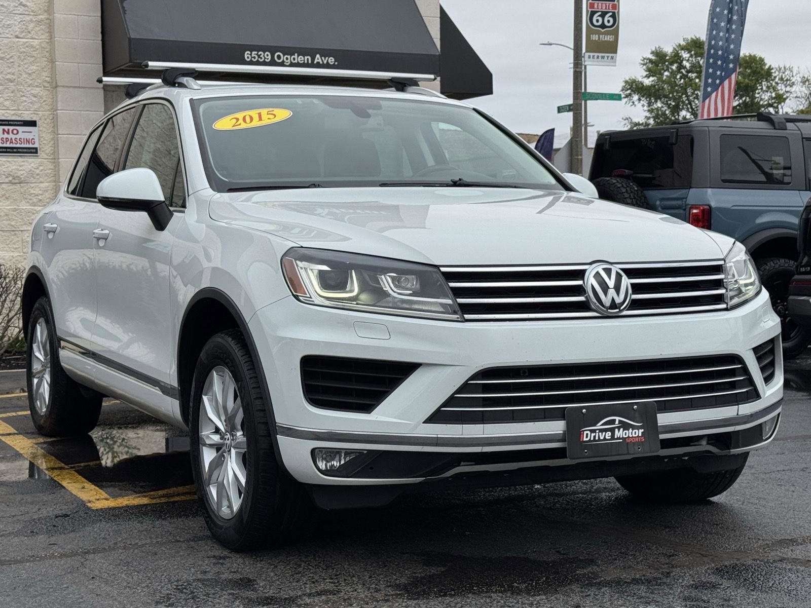 Used 2015 Volkswagen Touareg Sport image 9