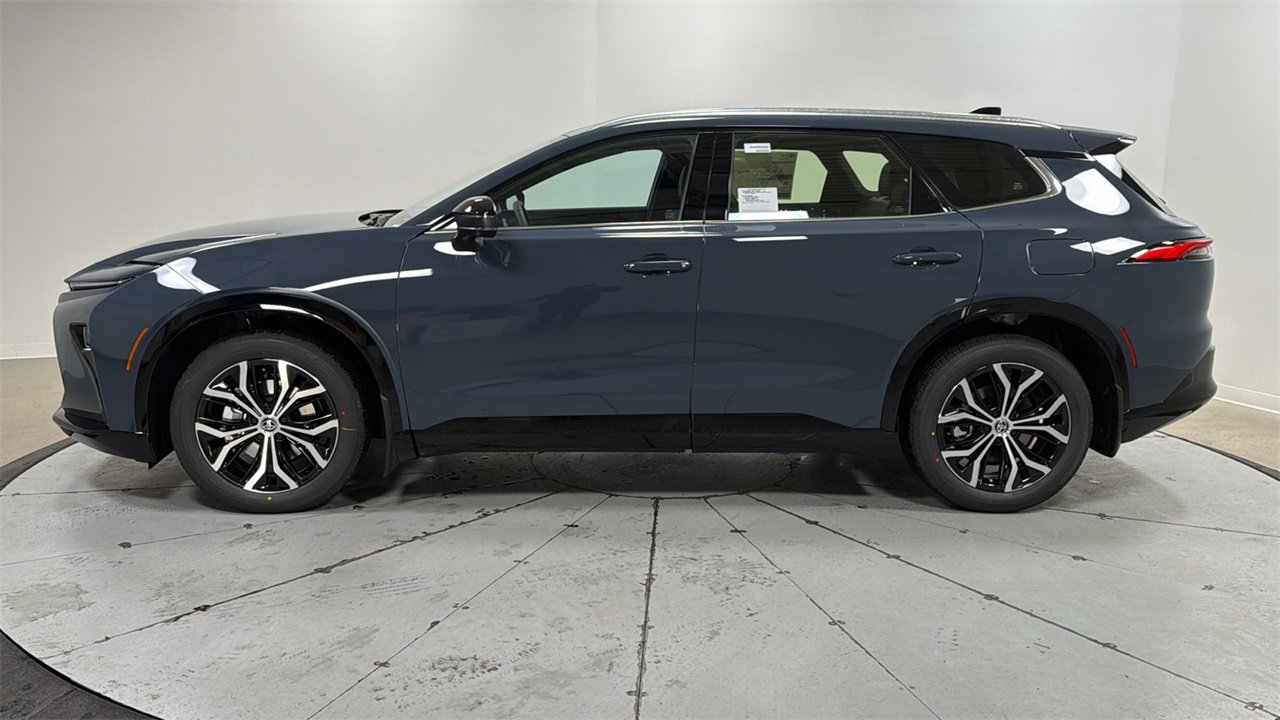 New 2026 Toyota Crown Signia image 8