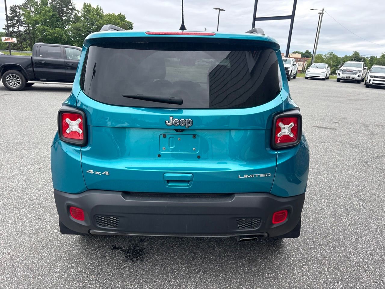 Used 2022 Jeep Renegade Limited w/ Sun, Sound & Wheels Group AWD/4WD image 7