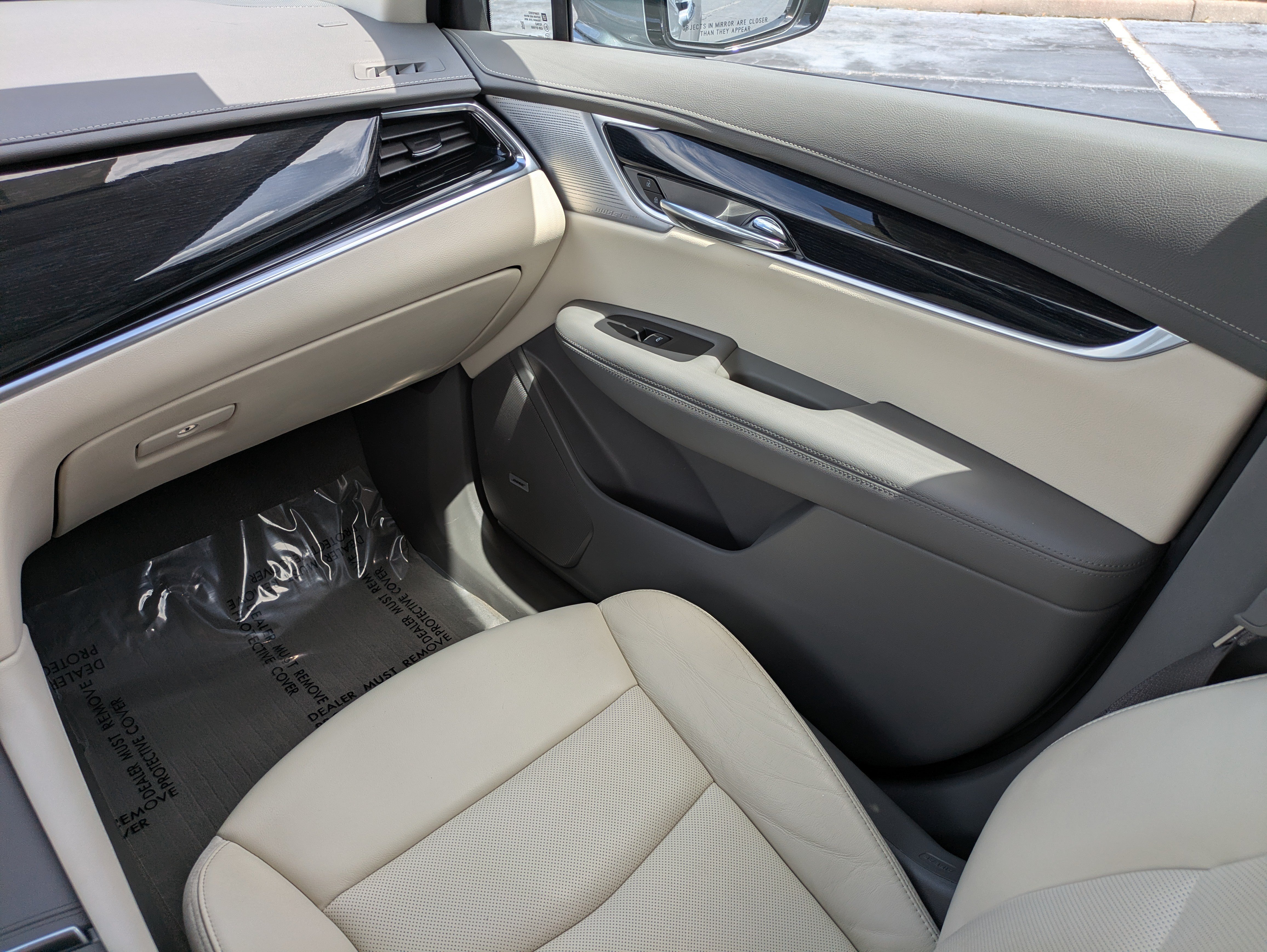 Certified 2024 Cadillac XT6 Premium Luxury FWD image 16