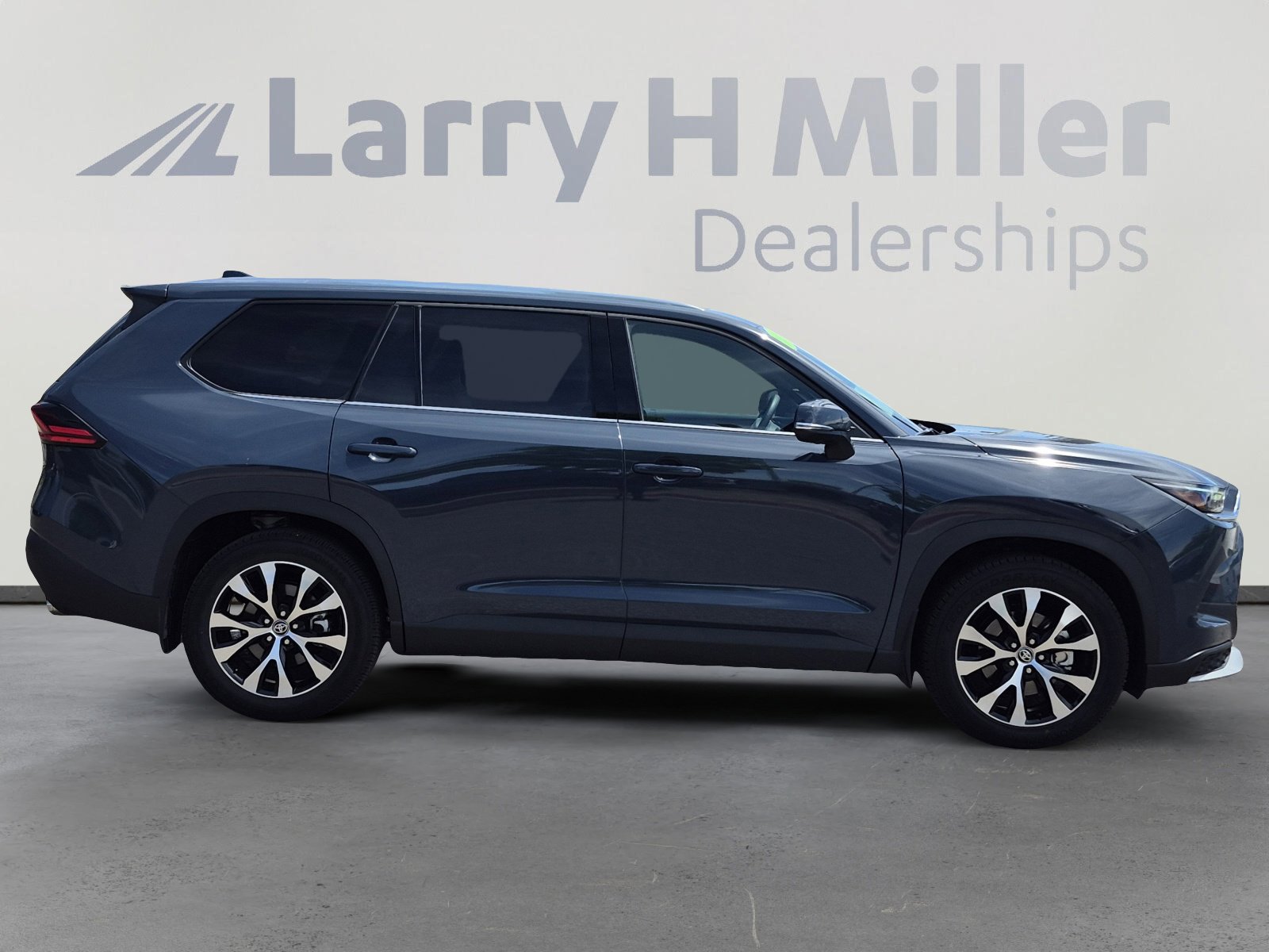 Used 2025 Toyota Grand Highlander AWD Hybrid image 6