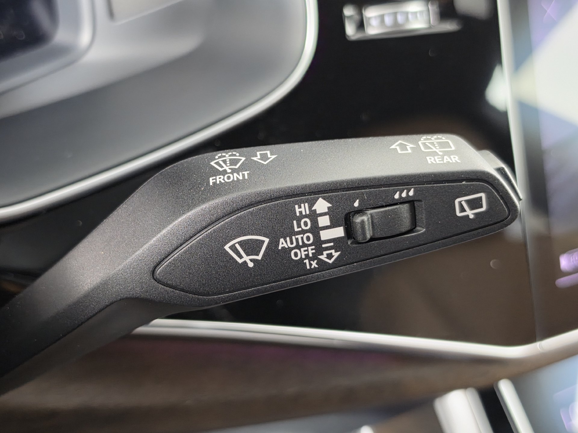 New 2027 Audi Q8 Premium Plus AWD/4WD image 17