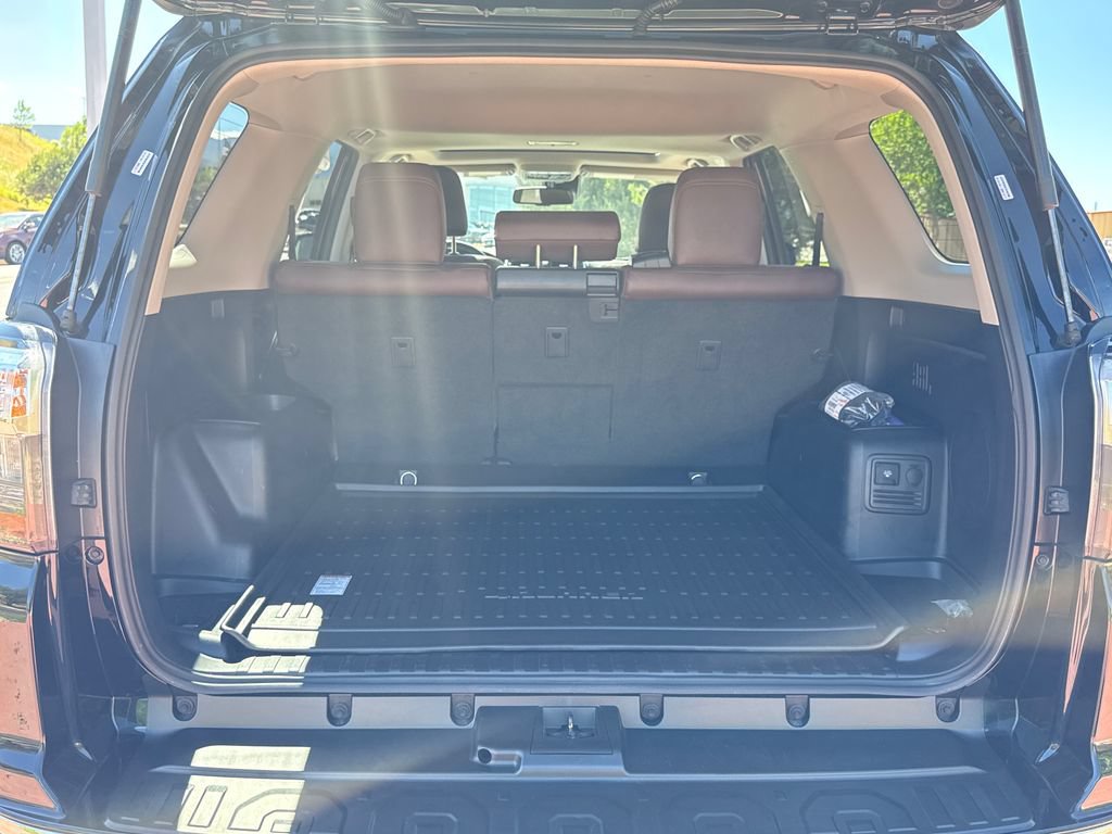 Used 2024 Toyota 4Runner Limited AWD/4WD image 21
